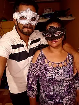 Snapshot of Crushme_cpl chatting on April 9, 2026, 6:36 pm Crushme cpl online show from April 9, 2026, 6:36 pm