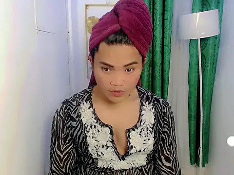 Midnightsnack88 online show from April 15, 2026, 7:14 am