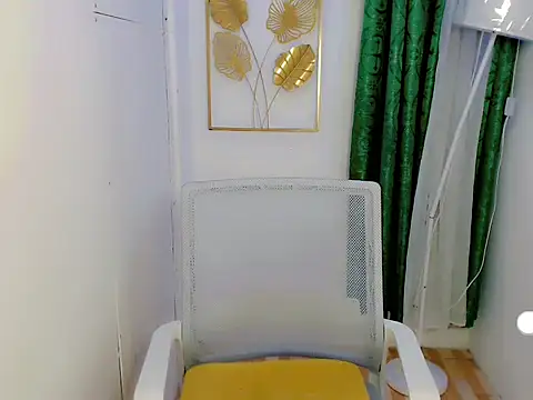 Midnightsnack88 online show from April 5, 2026, 3:57 am