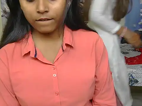 hoty-pinka online show from March 23, 2026, 5:51 am