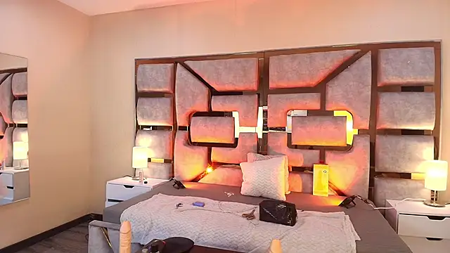 brithny bratz  online show from April 11, 2026, 4:53 am