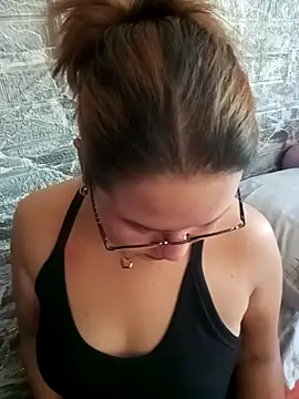 Snapshot of Amazingurlx chatting on April 3, 2026, 5:14 am Amazingurlx online show from April 3, 2026, 5:14 am