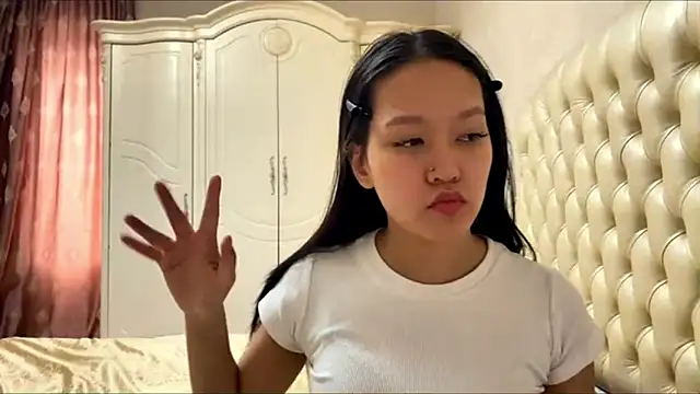 ayanovae online show from March 31, 2026, 5:42 am