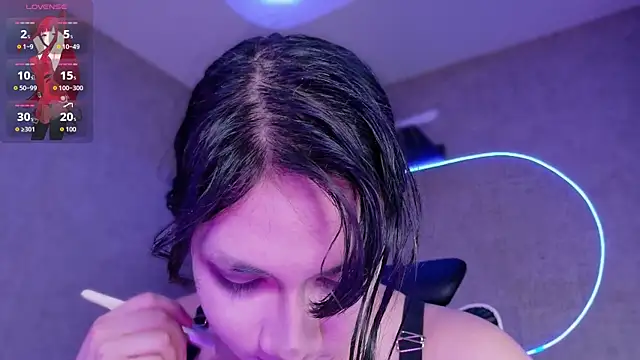 Snapshot of Carmillaa chatting on April 9, 2026, 10:38 pm Carmillaa online show from April 9, 2026, 10:38 pm