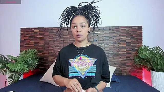 andreazoe online show from April 14, 2026, 2:33 pm