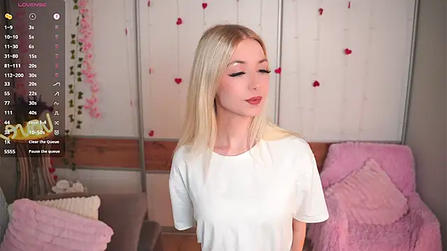 ScarlettRansdell online show from April 7, 2026, 4:09 pm