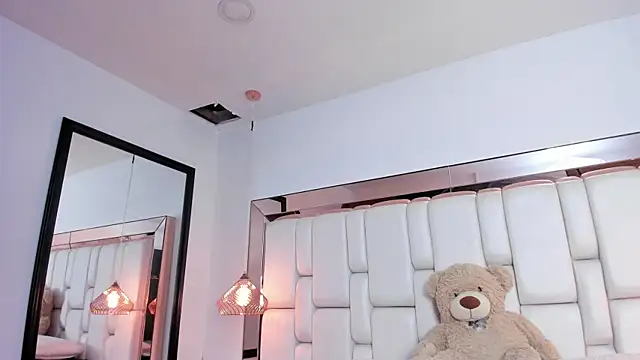 VaneAguirre online show from April 2, 2026, 12:34 pm