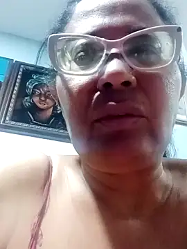 sexymomsn online show from April 15, 2026, 5:35 am