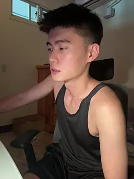Snapshot of CalvinHY chatting on July 2, 2026, 4:18 am CalvinHY online show from July 2, 2026, 4:18 am
