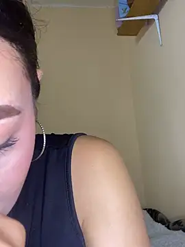 Itze Mua online show from April 6, 2026, 10:05 am