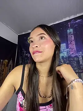 Itze Mua online show from March 22, 2026, 11:50 pm