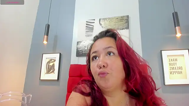 Paulinna Curvy online show from May 29, 2026, 1:39 pm