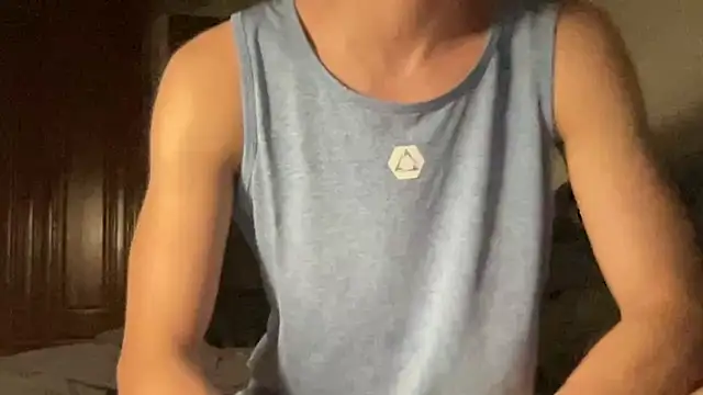 Snapshot of Mauriice chatting on April 5, 2026, 1:07 pm Mauriice online show from April 5, 2026, 1:07 pm