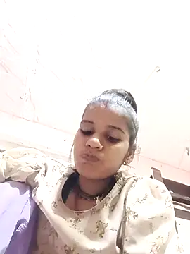 Raveena0990 online show from May 27, 2026, 3:19 pm