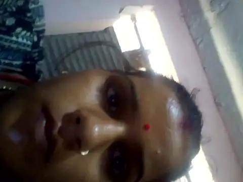 Raveena0990 online show from May 16, 2026, 3:27 am