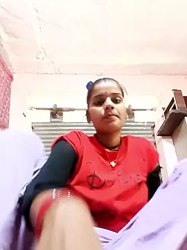 Raveena0990 online show from May 23, 2026, 8:35 am