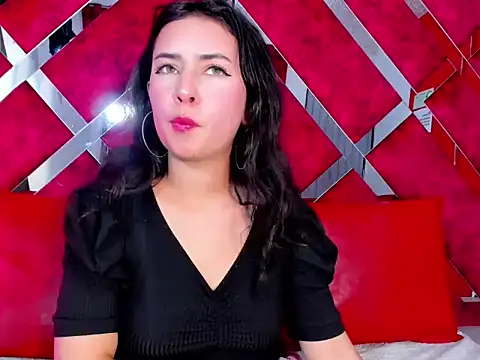 chrisstin foxx  online show from April 7, 2026, 5:31 am