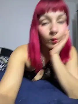 Snapshot of Amelie-RedHoney chatting on June 12, 2026, 6:22 am Amelie-RedHoney online show from June 12, 2026, 6:22 am