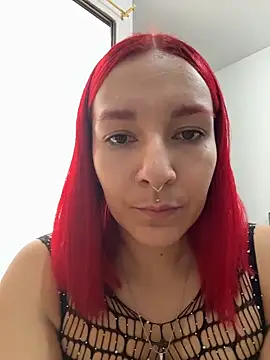 Snapshot of Amelie-RedHoney chatting on April 2, 2026, 2:35 pm Amelie-RedHoney online show from April 2, 2026, 2:35 pm