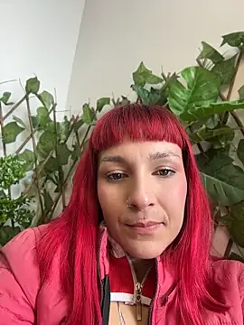 Snapshot of Amelie-RedHoney chatting on June 7, 2026, 6:02 pm Amelie-RedHoney online show from June 7, 2026, 6:02 pm