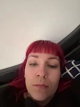 Snapshot of Amelie-RedHoney chatting on July 15, 2026, 7:54 pm Amelie-RedHoney online show from July 15, 2026, 7:54 pm