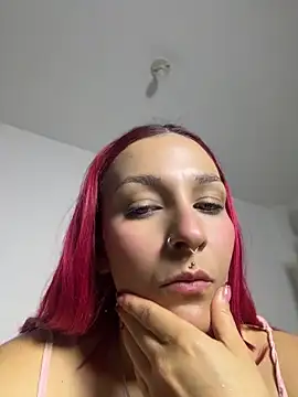 Snapshot of Amelie-RedHoney chatting on June 3, 2026, 5:52 am Amelie-RedHoney online show from June 3, 2026, 5:52 am