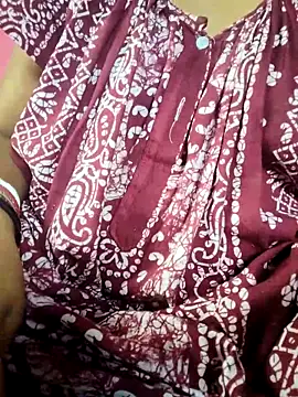 Snapshot of itz-priya chatting on April 6, 2026, 5:08 am itz-priya online show from April 6, 2026, 5:08 am