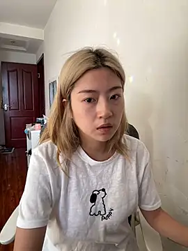Olivia PINK0322 online show from June 3, 2026, 9:10 am