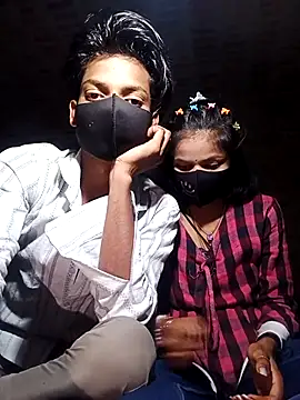 COUPLE-HOTS online show from March 31, 2026, 5:48 pm