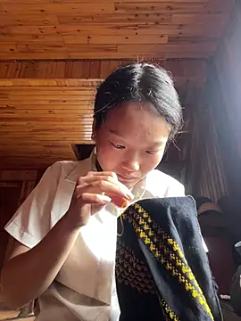 Jolinie online show from April 17, 2026, 7:55 am