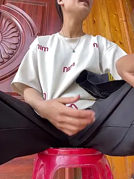 Jolinie online show from April 8, 2026, 2:35 am