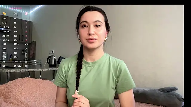 Snapshot of AureaMaggi chatting on April 2, 2026, 6:20 am AureaMaggi online show from April 2, 2026, 6:20 am