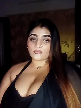 Sanaya Gil online show from April 12, 2026, 5:27 pm