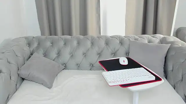 Louis Hayes online show from April 17, 2026, 2:53 pm