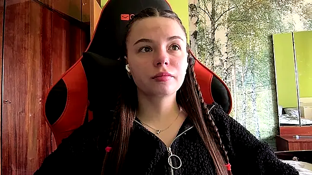 ThedaStrevell online show from March 31, 2026, 9:11 am