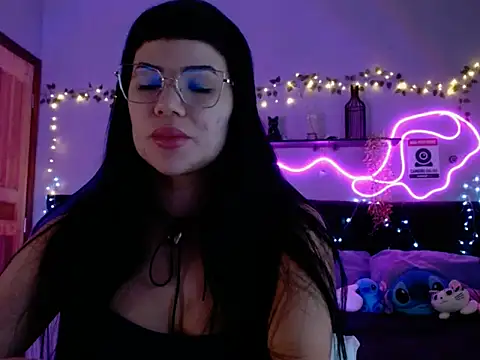 brunettebr online show from April 7, 2026, 8:38 am