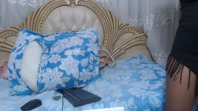 SexySlimMelanin7 online show from April 10, 2026, 8:05 pm