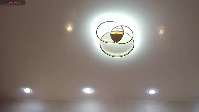 Snapshot of OliviaXStar chatting on April 9, 2026, 6:19 am OliviaXStar online show from April 9, 2026, 6:19 am