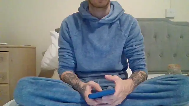 Snapshot of feetlovrr94 chatting on March 27, 2026, 9:05 pm feetlovrr94 online show from March 27, 2026, 9:05 pm