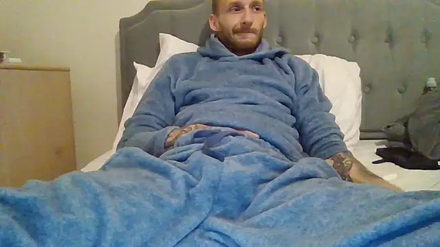 Snapshot of feetlovrr94 chatting on April 6, 2026, 9:27 pm feetlovrr94 online show from April 6, 2026, 9:27 pm