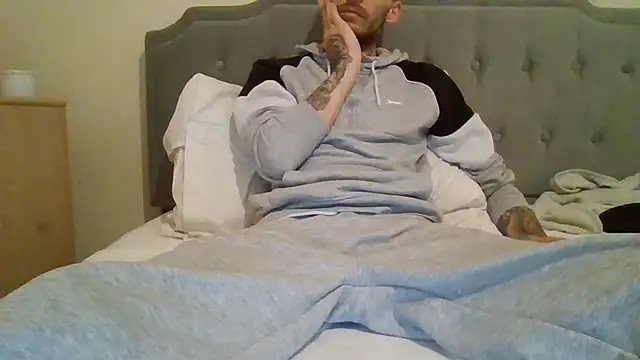 Snapshot of feetlovrr94 chatting on April 11, 2026, 10:24 pm feetlovrr94 online show from April 11, 2026, 10:24 pm