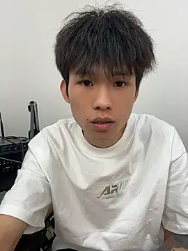 zzzzppp3 online show from May 28, 2026, 11:05 am