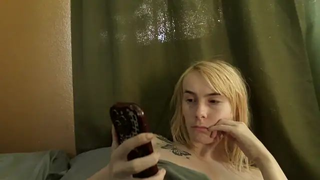 allysssabennet online show from March 25, 2026, 12:33 am