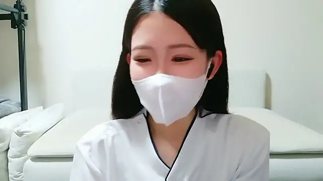 Snapshot of maya_chan_desu chatting on April 9, 2026, 2:57 am maya chan desu online show from April 9, 2026, 2:57 am