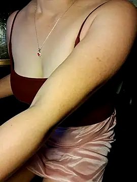 Snapshot of Bella-ox19 chatting on March 27, 2026, 8:26 am Bella-ox19 online show from March 27, 2026, 8:26 am