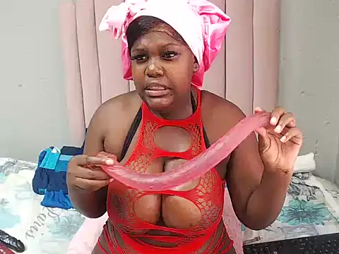 Snapshot of Chocolatemelons17 chatting on April 8, 2026, 2:18 pm Chocolatemelons17 online show from April 8, 2026, 2:18 pm