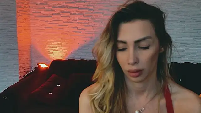 Snapshot of AngelWooW chatting on April 10, 2026, 5:25 am AngelWooW online show from April 10, 2026, 5:25 am