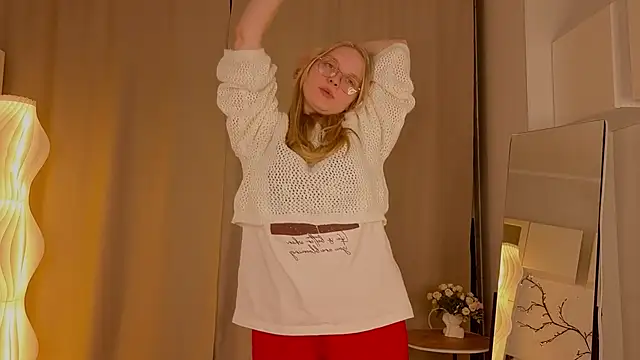 AlicaCohill online show from April 12, 2026, 7:06 pm