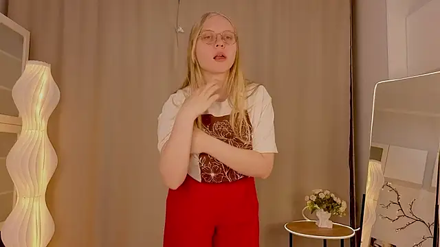 AlicaCohill online show from April 10, 2026, 7:10 pm