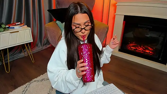 Snapshot of AvalonWest chatting on April 13, 2026, 1:09 am AvalonWest online show from April 13, 2026, 1:09 am